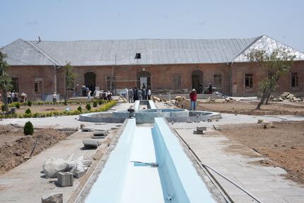 عمارت تاریخی خورشید ارومیه برای میزبانی از سرمایه‌گذاران آماده می‌شود