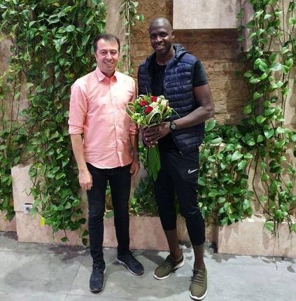 مهاجم سابق استقلال برای مذاکره با پرسپولیس وارد ایران شد