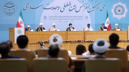 وحدت به معنای یکی شدن مذاهب و جغرافیا نیست، بلکه انسجام برای حفظ منافع امت اسلامی است