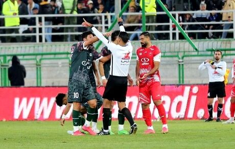 محرومیت سنگین داور بازی پرسپولیس و ذوب آهن