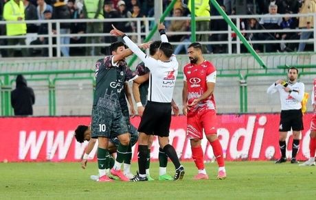محرومیت سنگین داور بازی پرسپولیس و ذوب آهن