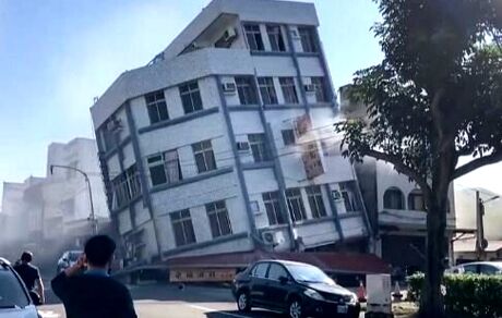 ۷۱۸ کشته و زخمی در زلزله شدید تایوان