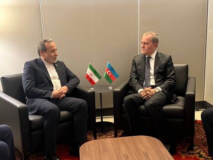 عراقچی با همتای جمهوری آذربایجانی رایزنی کرد