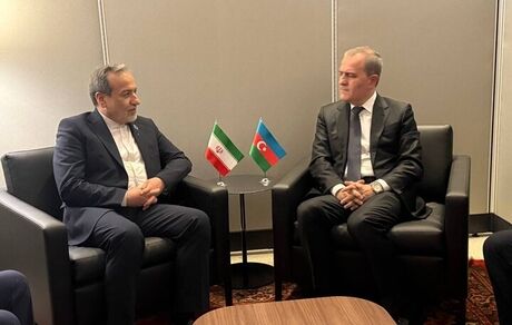 عراقچی با همتای جمهوری آذربایجانی رایزنی کرد