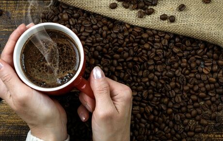 نوشیدن چای و قهوه، سکته مغزی را کاهش می‌دهد
