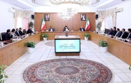منتظر خارجی‌ها نماندیم و مردم به زودی نتایج غرورآفرین این سرمایه‌گذاری‌ها را مشاهده خواهند کرد