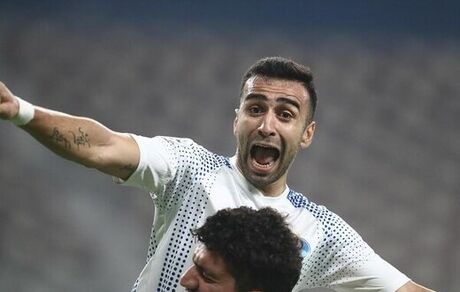 ارسلان مطهری تنها گلزن آسیایی استقلال