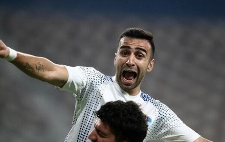 ارسلان مطهری تنها گلزن آسیایی استقلال