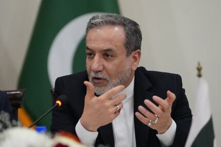 عراقچی: سیاست خارجی، جای پیش‌داوری نیست