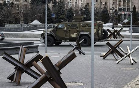 ۹ کشته در بمباران فرودگاهی در اوکراین / درگیری‌ها در کی‌یف شدیدتر شد