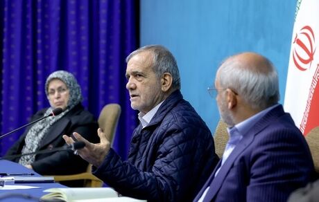 رئیس جمهور: رفع ناترازی انرژی در بخش گاز، برق و آب و نوسانات بازار ارز به صورت هفتگی در جلسه سران قوا در حال پیگیری است