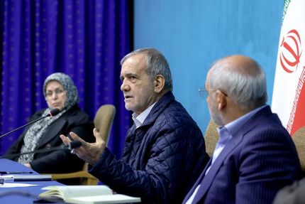 رئیس جمهور: رفع ناترازی انرژی در بخش گاز، برق و آب و نوسانات بازار ارز به صورت هفتگی در جلسه سران قوا در حال پیگیری است