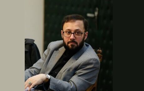بازی با دم شیر 