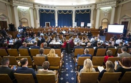 
برگزاری اولین جلسه علنی تحقیقات استیضاح ترامپ با مطرح شدن ادعایی تازه
