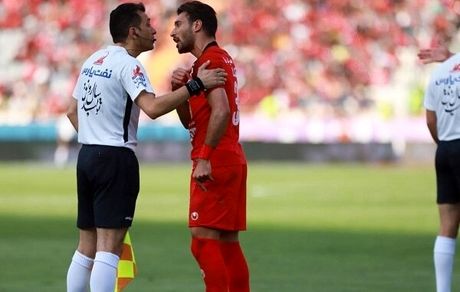 مدافع پرسپولیس از بازی با نفت مسجد سلیمان محروم شد