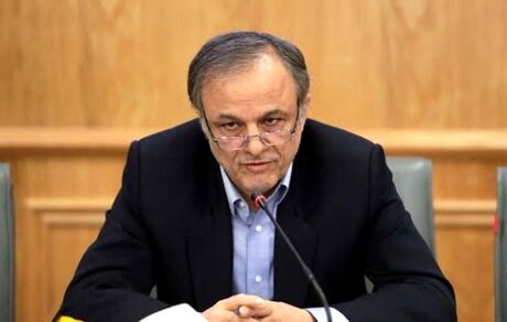 ۴۵۰ هزار دستگاه خودرو در کشور توسط واسطه‌ها انبار شده است