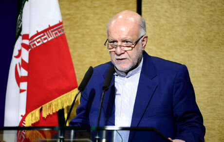 زنگنه:  بانک ملت در موفقیت‌های وزارت نفت بسیار موثر بوده است