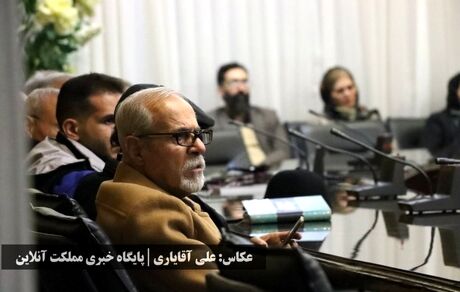 نشست انجمن ادبی قرار پیرامون زندگی‌ و آثار شاعر معاصر ارومیه‌ای