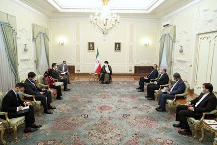 سیاست ایران توسعه روابط با ونزوئلا است