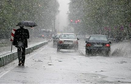 
بارش برف و باران در جاده‌های ۱۵ استان کشور/ اجازه تردد تنها با زنجیر چرخ
