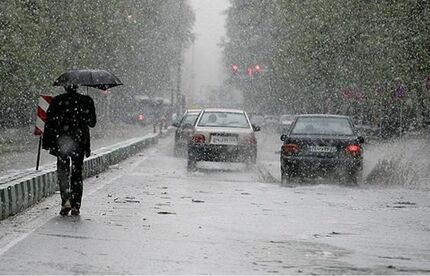 
بارش برف و باران در جاده‌های ۱۵ استان کشور/ اجازه تردد تنها با زنجیر چرخ
