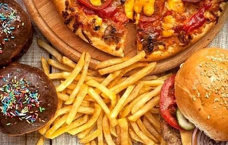 قرنطینه کرونا، مصرف فست‌فود در کشور را کاهش داد