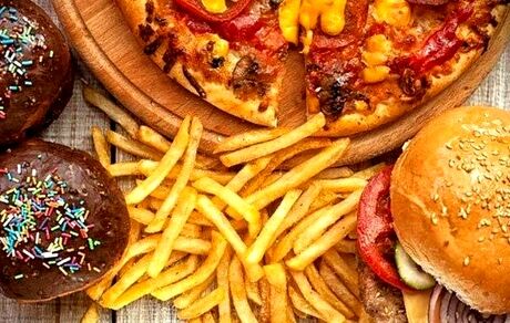 قرنطینه کرونا، مصرف فست‌فود در کشور را کاهش داد