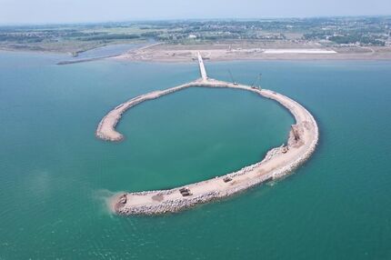 فاز نخست بندر گردشگری چمخاله لنگرود تکمیل شد