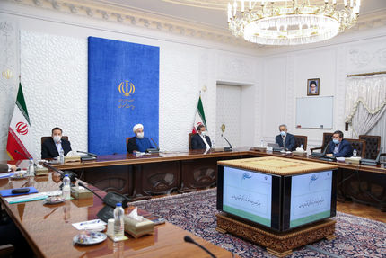 روحانی: اجازه ندادیم دشمن به اقتصاد آسیب بزند/ نوسانات بورس طبیعی است