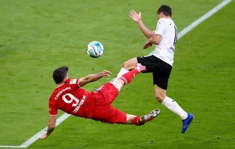 اینتر و بایرن با قدرت قهرمان شدند / قهرمانی منچسترسیتی با شکست برابر چلسی به تاخیر افتاد / بازی بارسلونا و آتلتیکو به نفع رئال مادرید