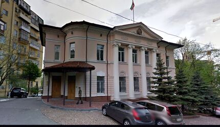 سفارت ایران در اوکراین تعطیل نشده است
