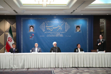 روحانی به آمریکایی‌ها: ناچارید راه بدون خاصیت تحریم‌ها را رها کنید