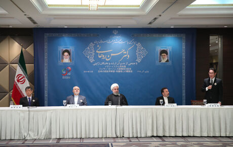 روحانی به آمریکایی‌ها: ناچارید راه بدون خاصیت تحریم‌ها را رها کنید