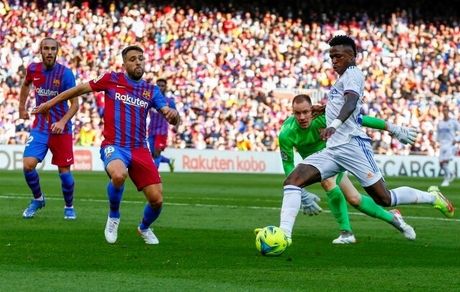 سال ۱۴۰۱ را با ال‌کلاسیکو تمام کنید / فصل جدید لالیگا قرعه کشی شد