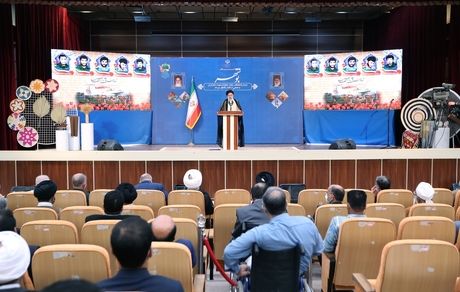 دولت، دیپلماسی اقتصادی را دنبال می‌کند / اعتماد خدشه‌دار شده را احیا خواهیم کرد