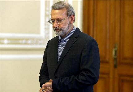 لاریجانی: دولت و مجلس تلاش کنند فشارهای اقتصادی بر مردم کشور کم اثرتر شود 