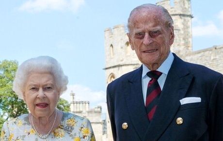 ملکه انگلیس واکسن کرونا زد