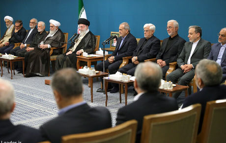 اولویت فوری، حل مسئله گرانی و تورم است / آقای رئیس جمهور برای انتخاب وزیران با من مشورت کردند