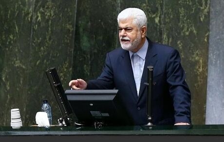 بانک مرکزی هر چه سریعتر به دارو و تجهیزات مصرفی ارز تخصیص دهد
