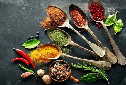 ۷ ادویه لاغر کننده که شما را در رژیم‌های غذایی کمک می‌کند
