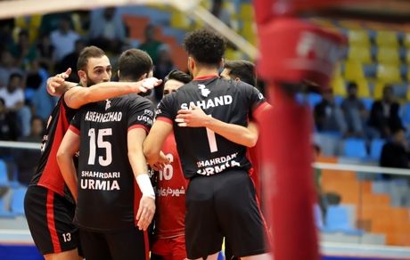 لیگ برتر والیبال: دو روز بعد از گران شدن خودرو، شهرداری ارومیه ترمز پیکان را کشید