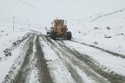 انسداد چندین محور مواصلاتی در استان خراسان رضوی / جاده کلات مشهد باز شد