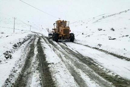 انسداد چندین محور مواصلاتی در استان خراسان رضوی / جاده کلات مشهد باز شد