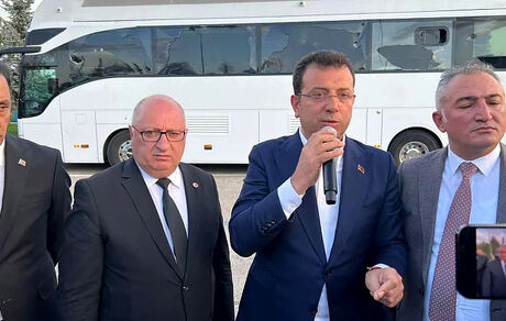 طرفداران اردوغان، شهردار استانبول را سنگ‌باران کردند