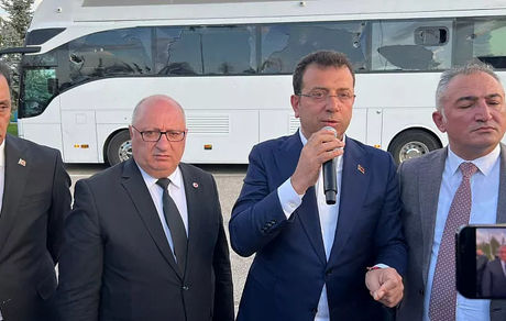 طرفداران اردوغان، شهردار استانبول را سنگ‌باران کردند