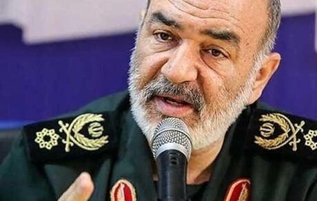هشدار سردار سلامی به برخی کشورها: از دخالت در امور ایران دست بردارید