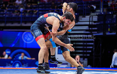 یک کشتی‌گیر دیگر کشورمان از رسیدن به مدال بازماند