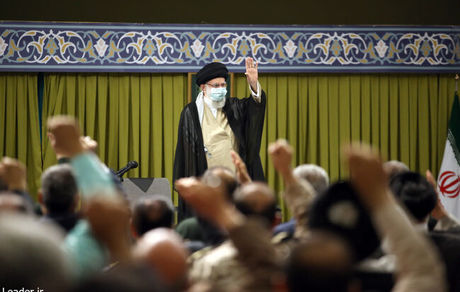 پیام شهدا به دلها رسانده شود