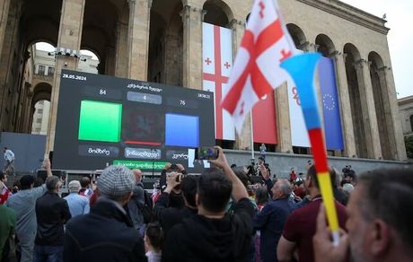 پارلمان گرجستان با وتوی رئیس جمهور، قانون جنجالی را تصویب کرد