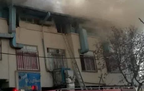 آتش‌سوزی در یک مجتمع نزدیک راه آهن تهران / حریق خاموش شد + جزئیات